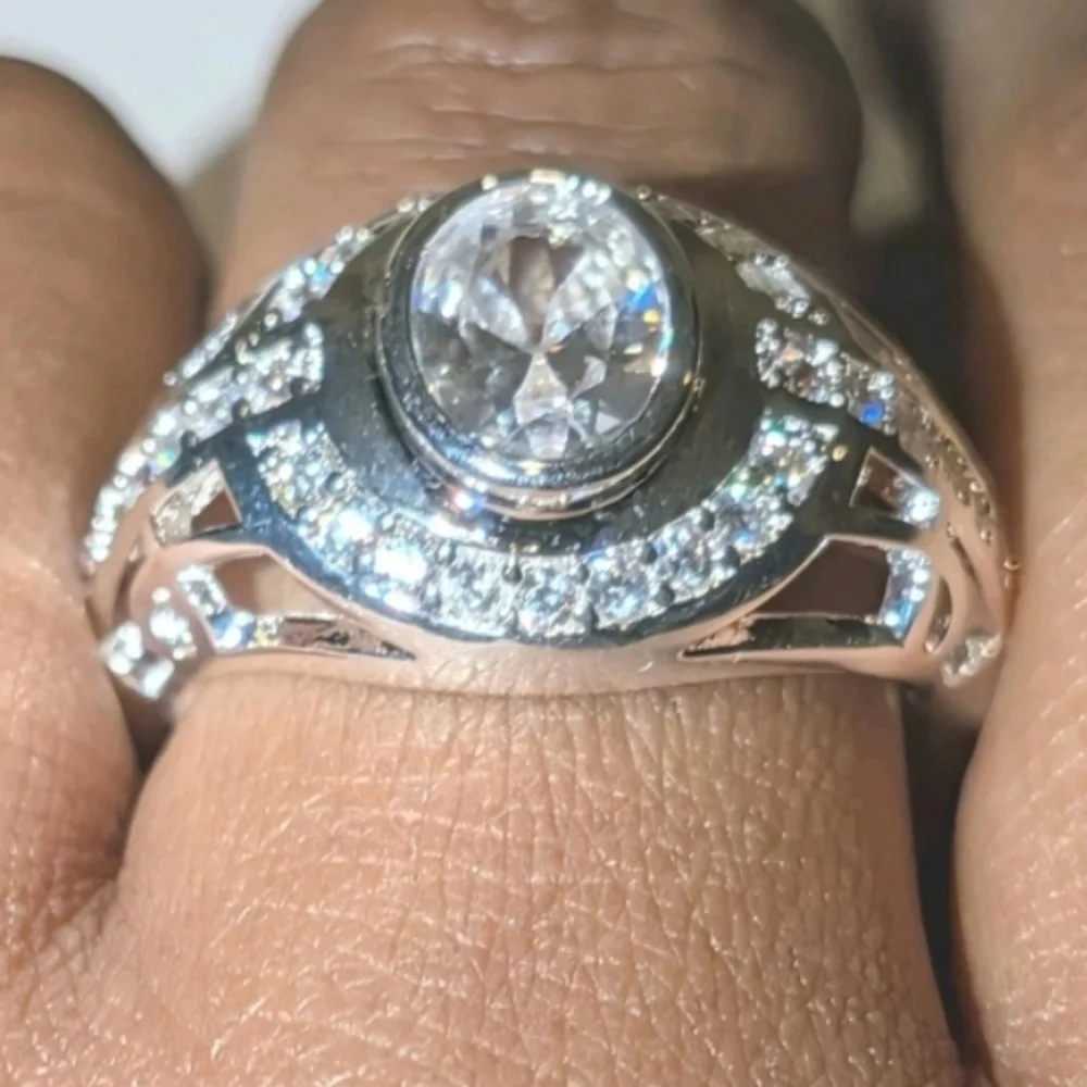 High Quality Sophistication Mens 925 Silver Ring Halo Centerpiece Sz9
